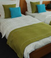 Dekorative Bettläufer & Kissen für Hotelzimmer