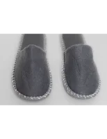 Classic Grey Felt Slippers, Closed - 30 cm (Unisex EU 40-44)