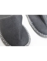 Classic Grey Felt Slippers, Closed - 30 cm (Unisex EU 40-44)