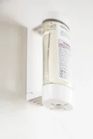 White Holder for 330 ml Squeezable System with Screws